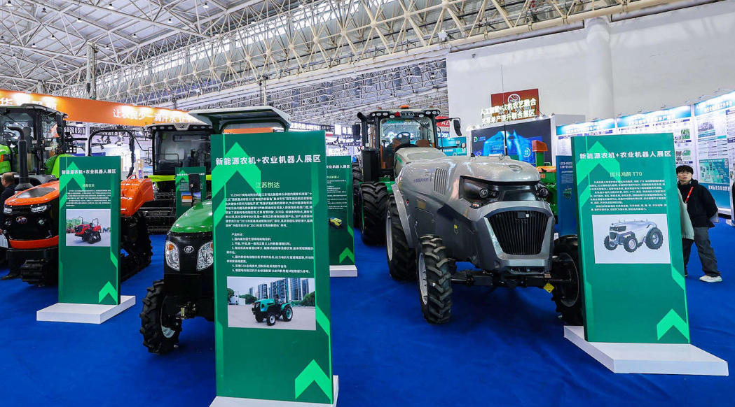 江苏省2025年1-11月拖拉机产量略降，出口金额同比增长28.6% 