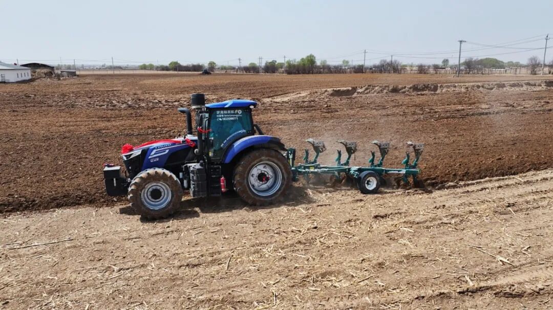 Coltivação de primavera “nova” | Trator de mudança de velocidade Revo ajuda a iniciar a aceleração “Prairie Spring”